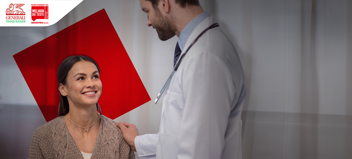 Senhora numa consulta médica.