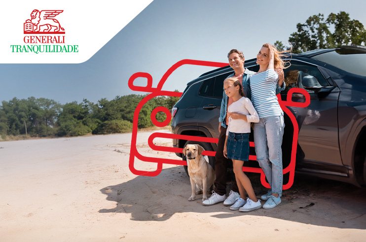 Família feliz por ter o carro protegido pelo Seguro Auto.