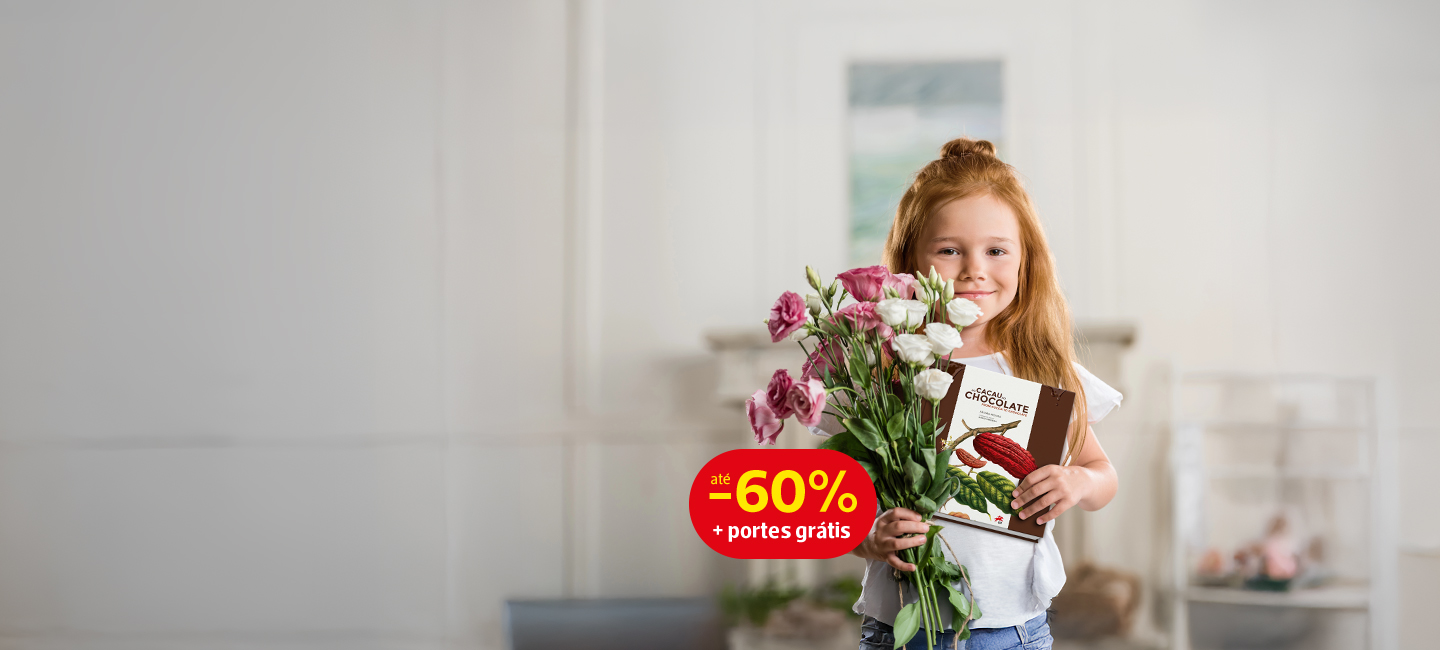 Uma criança do sexo feminino a segurar uma bouquet de flores e um livro. Lê-se 